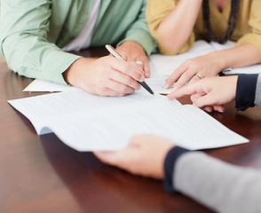 Assinando um contrato