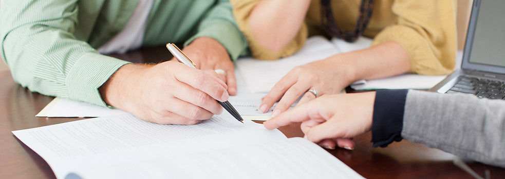 Assinando um contrato