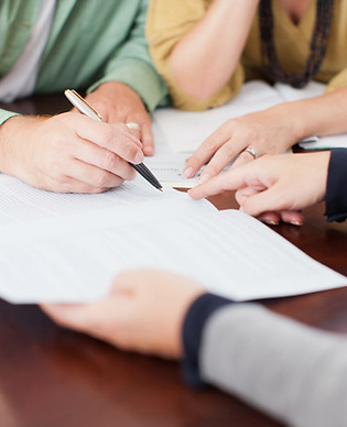 La firma de un contrato