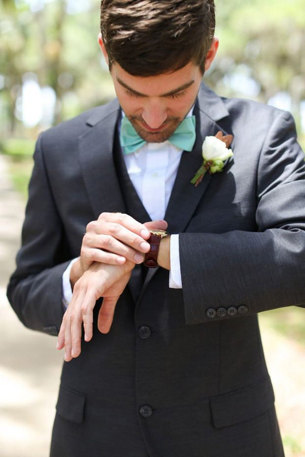 Lucite-Green-Wedding-Bow-Tie.jpg