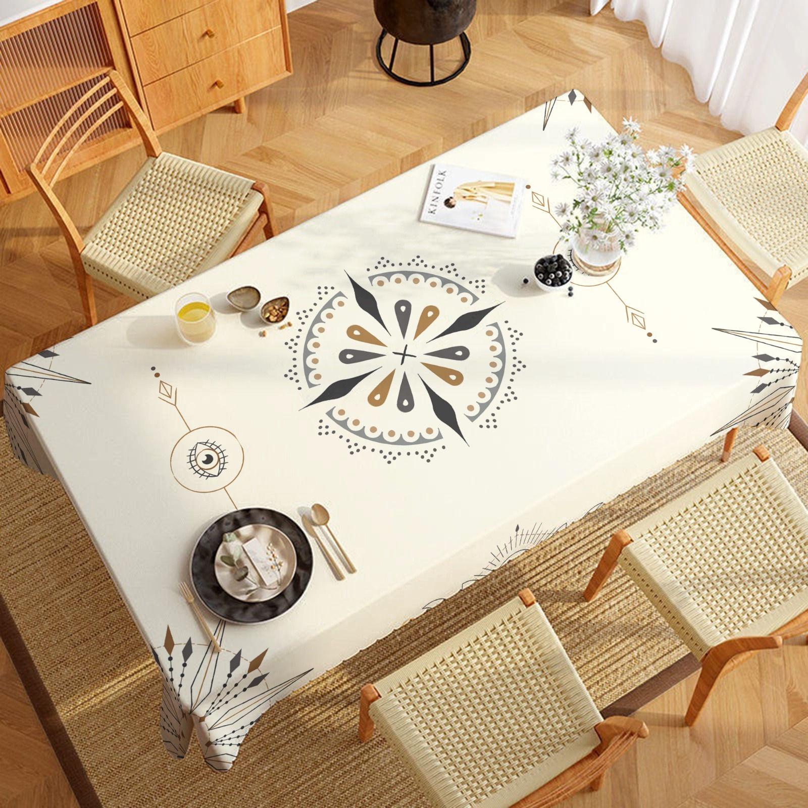 Dertsiz Masa Örtüsü