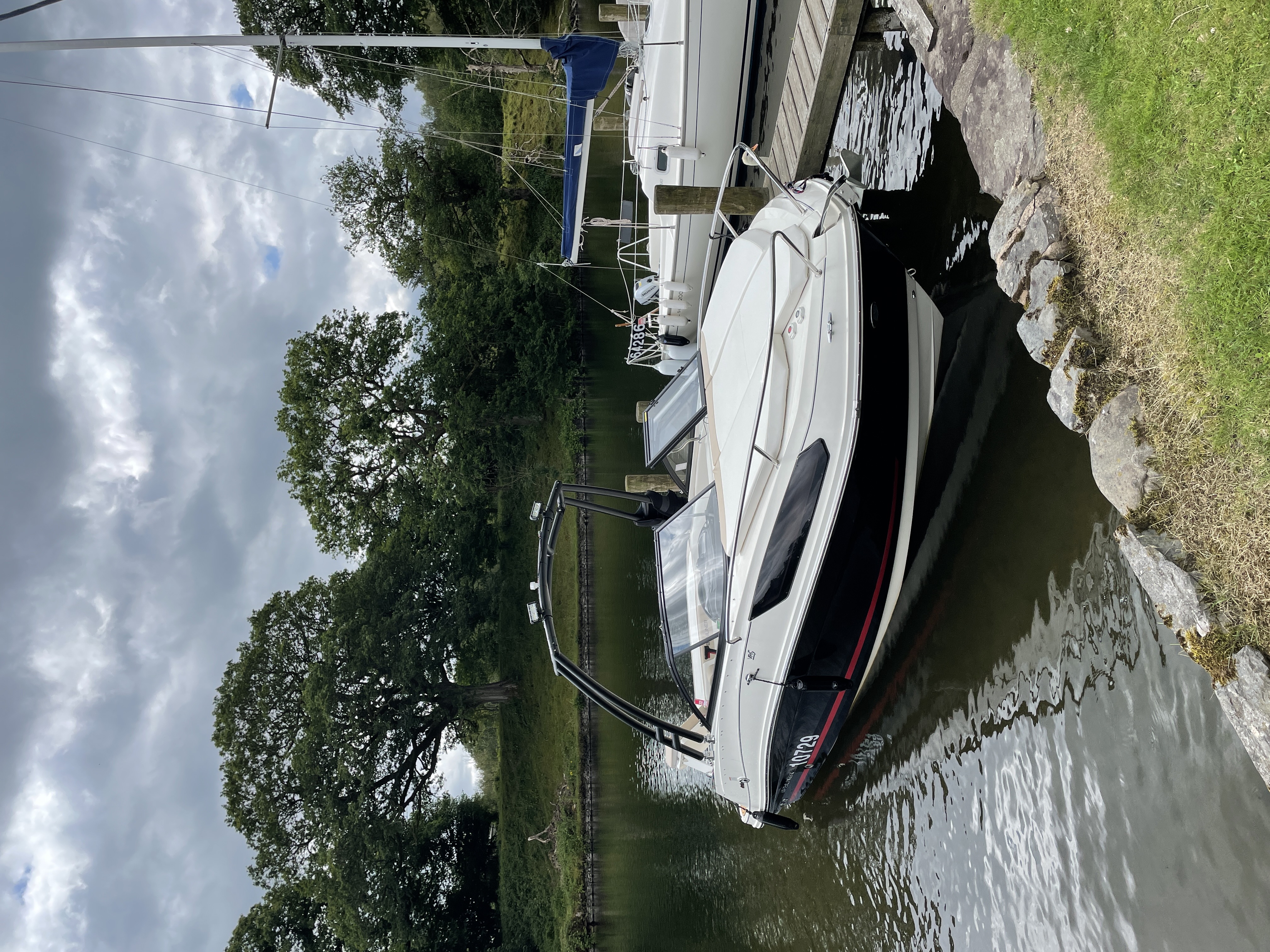 2018 Bayliner VR5 image 3