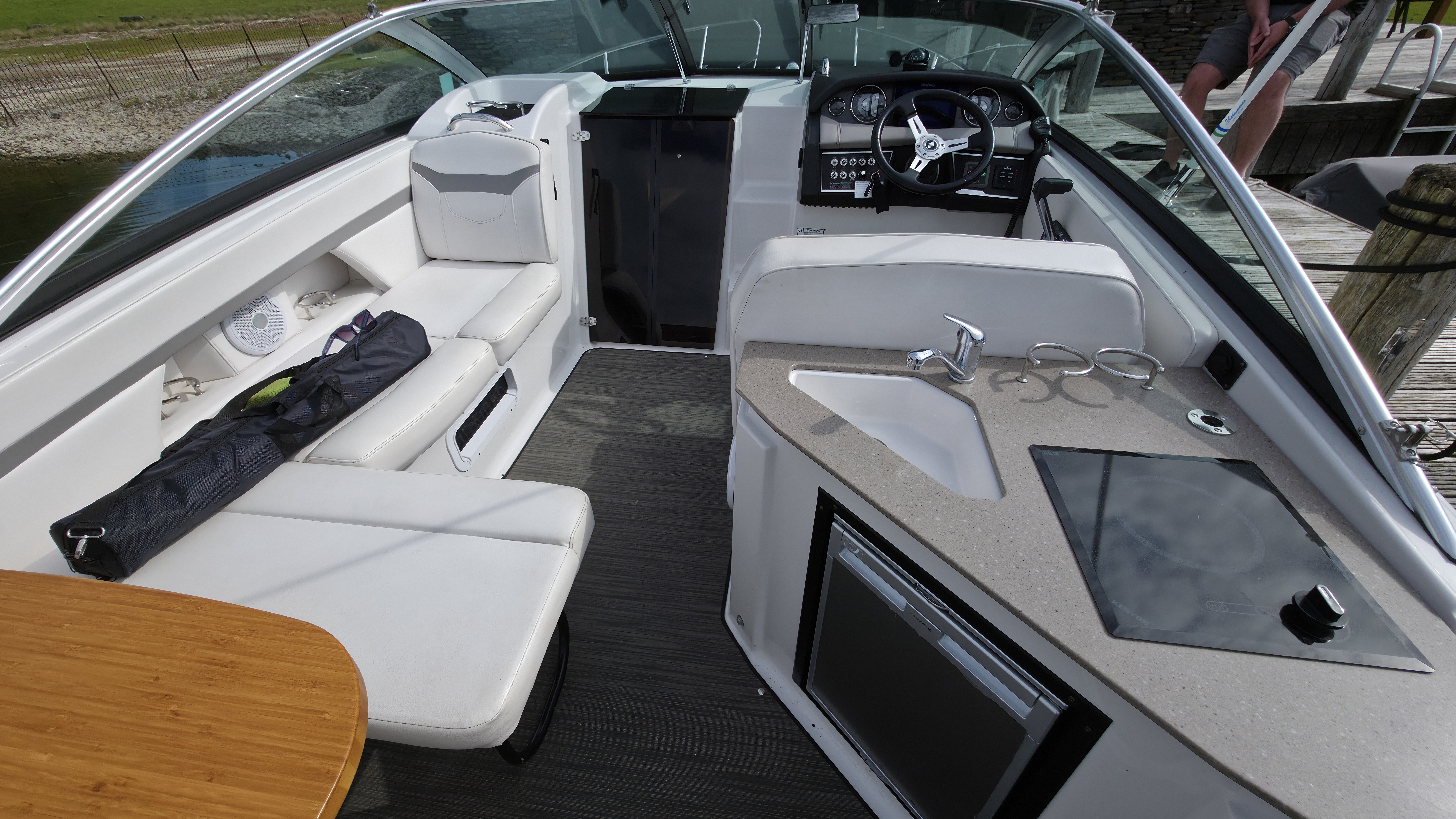 2018 Four Winns 255 VISTA image 4