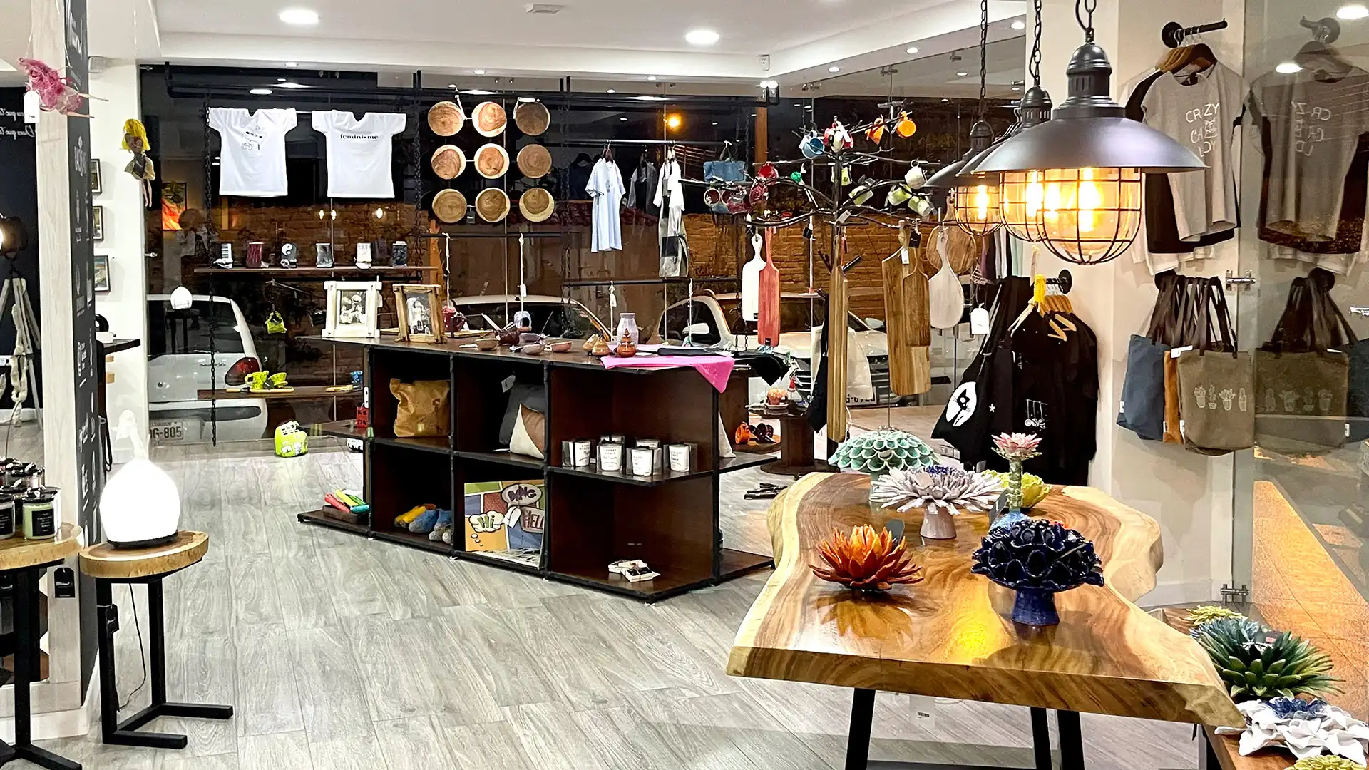 Online website redesign and SEO Strategy for Miiira!, in Cuenca, Ecuador by Helicoid Studio
