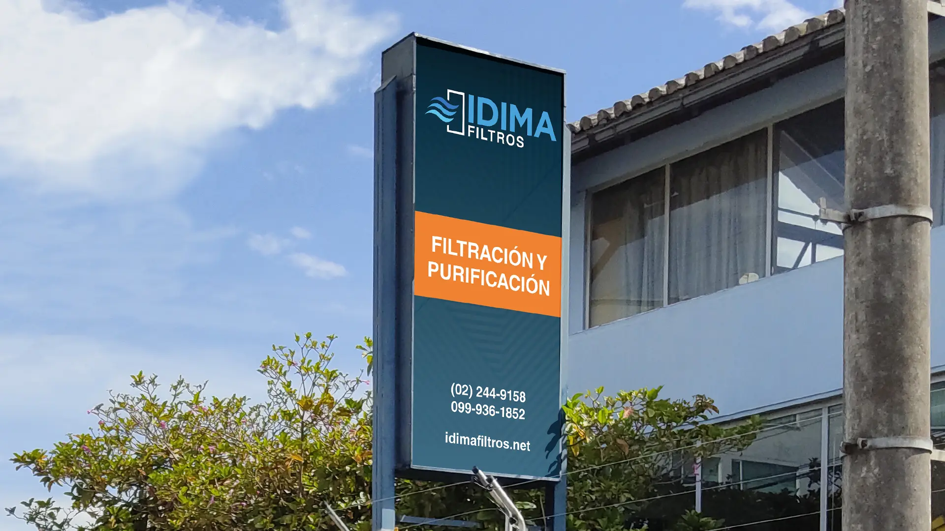 Visual identity applied on store sign design for IDIMA CIA. LTDA. in Quito, Ecuador