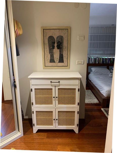 שידת נעליים עם קש וינאי בדלתות