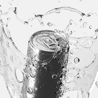 Silver Aluminum Can With Splash - 250ml soda drink with drops 3D Model