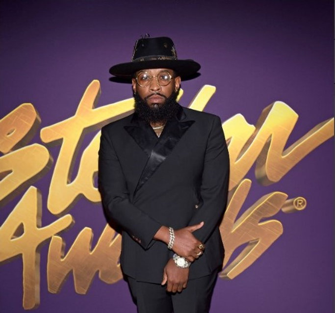 Pastor Mike wins 4 Stellar Awards