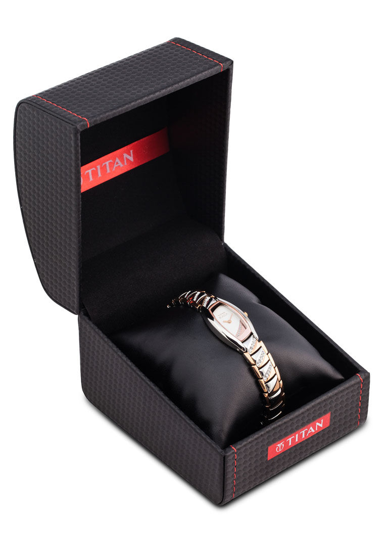 Thumbnail: Titan Plain 2 Hamds 2376KM01 Metal Watch