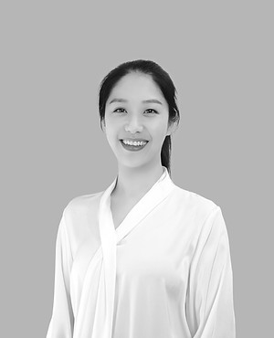 Fiona China Merchandiser.jpg