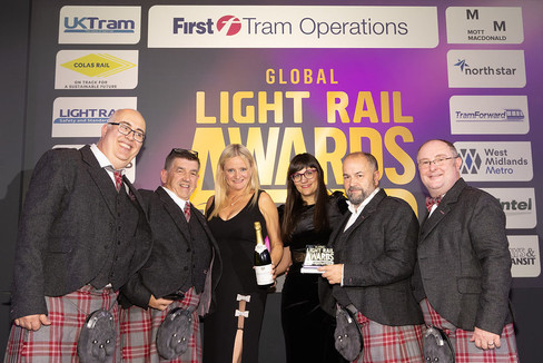 Edinburgh Trams Team collecting Global Light Rail Award as Winners of Best Customer Initiative
