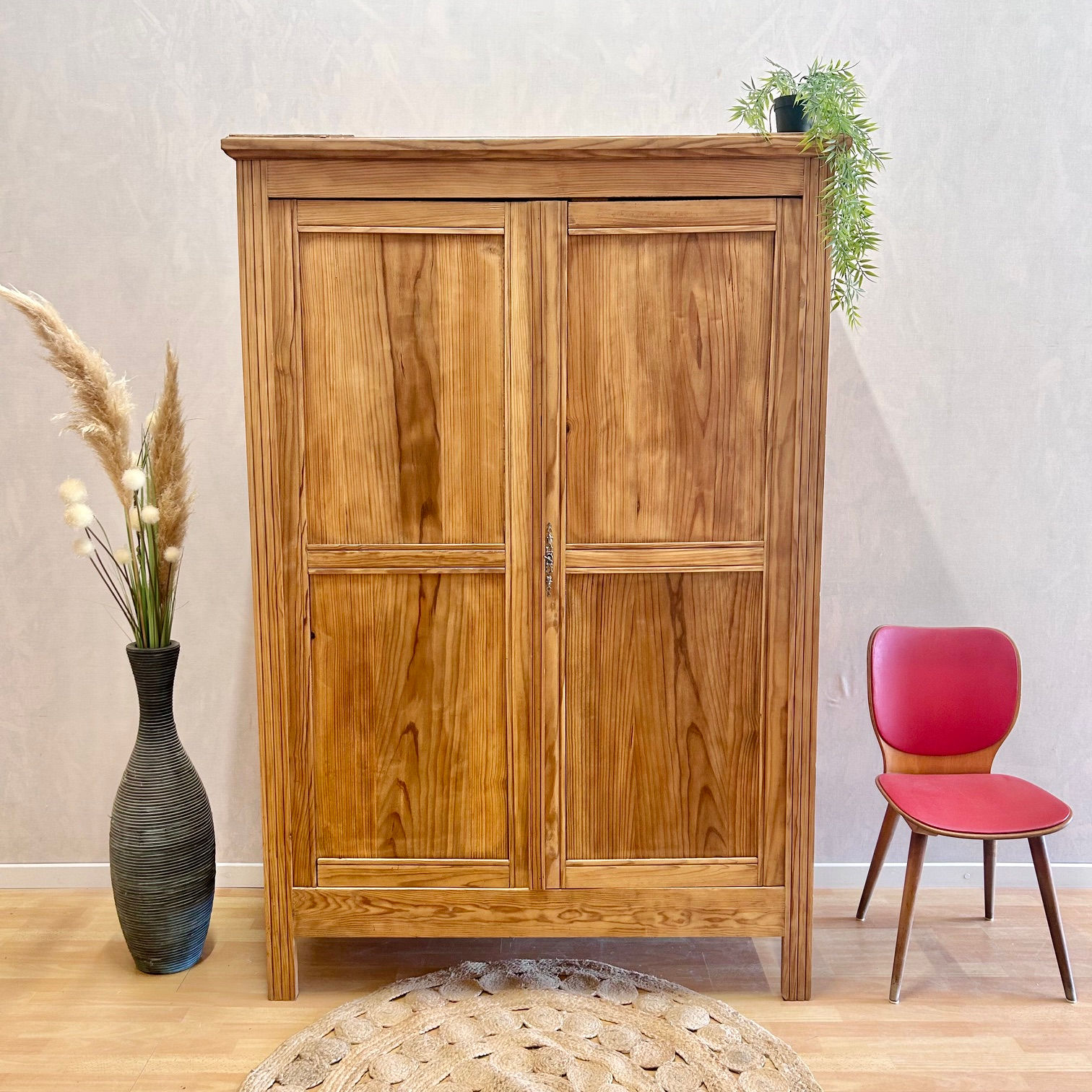 Armoire parisienne en pin
