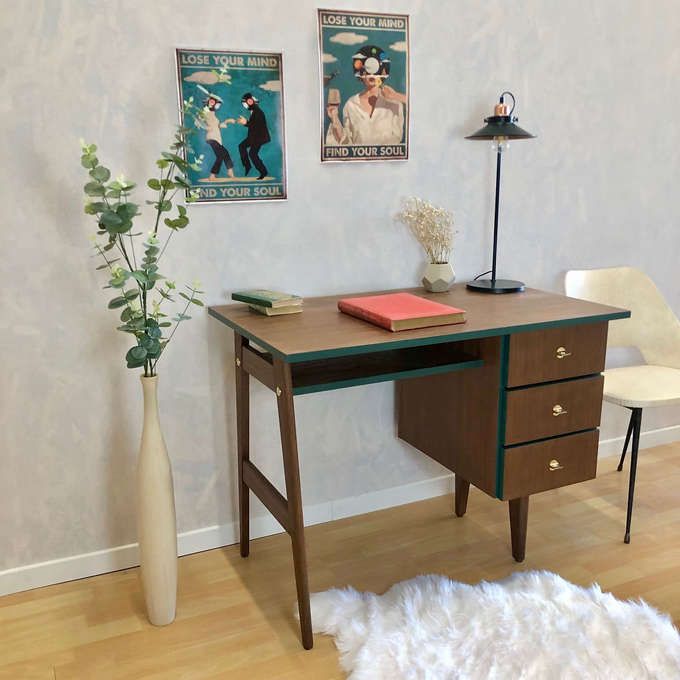 Miniature : Bureau vert et bois