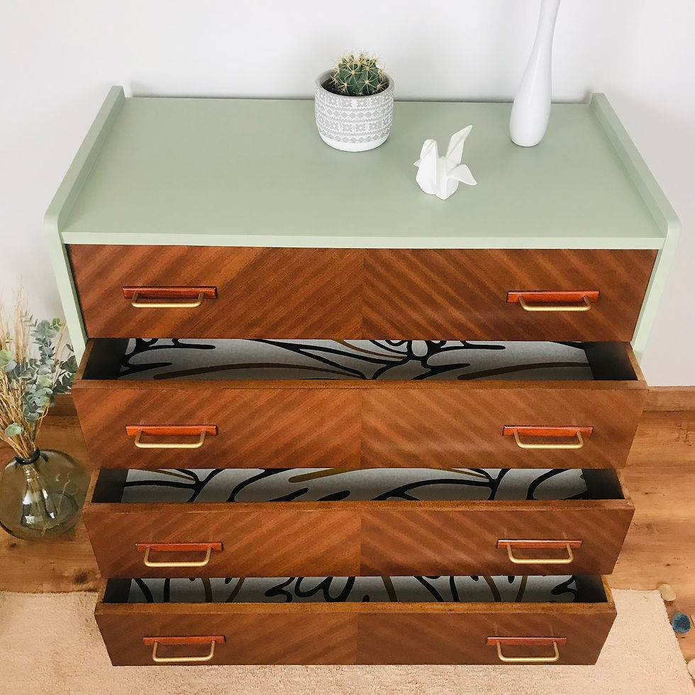 Miniature : Commode à chevrons vert luxembourg