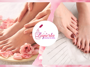 an image of 2 feet with beautiful pedicure results