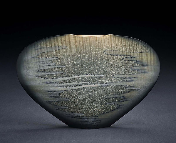 an image of corporate gift with a vase design