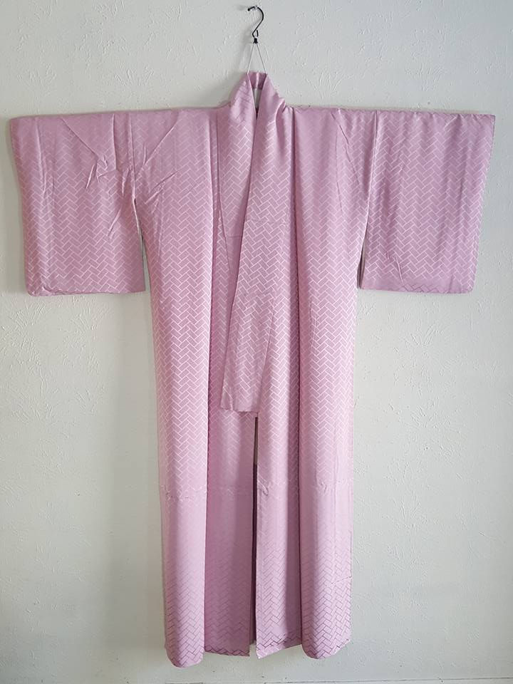 Thumbnail: japanese kimonos