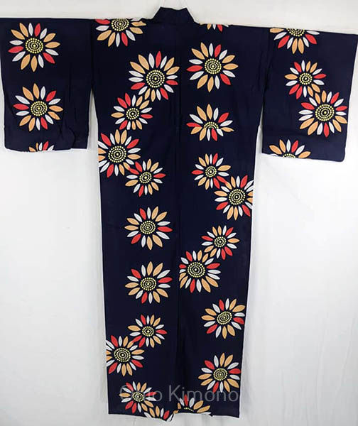 yukata dark blue with flowers