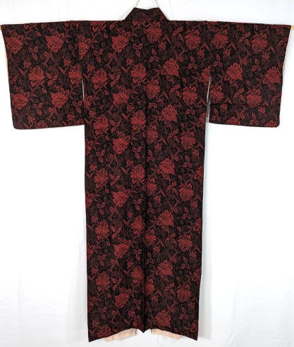 red and black women's kimono
