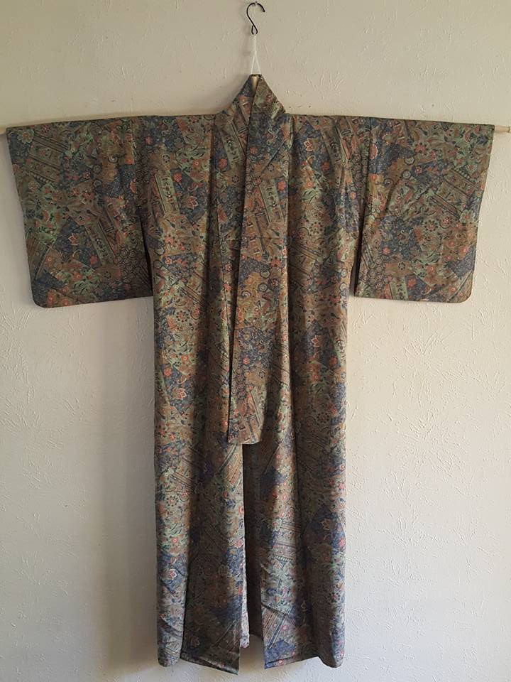 Thumbnail: Japanese Kimonos
