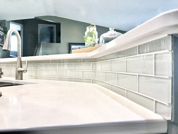 Kitchen island backsplash installer, tiler, Oak Lake Beach Sifton MB - JMJ Tileworks