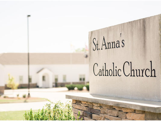 Heresy: Layman Leads Catholic Mass in Novus Ordo