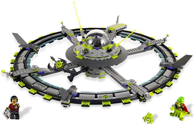 LEGO 7065 – Alien Mothership