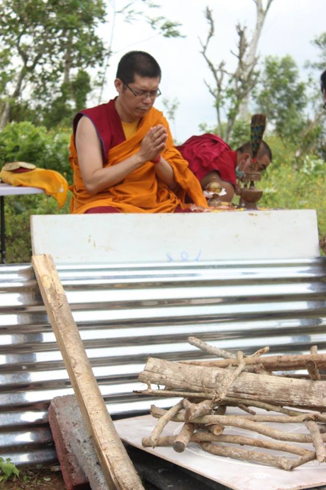 Puja Api dalam Konsekrasi Lahan Biara