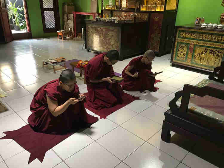 Rampungnya Masa Vassa dan Upacara Memasuki Kuti