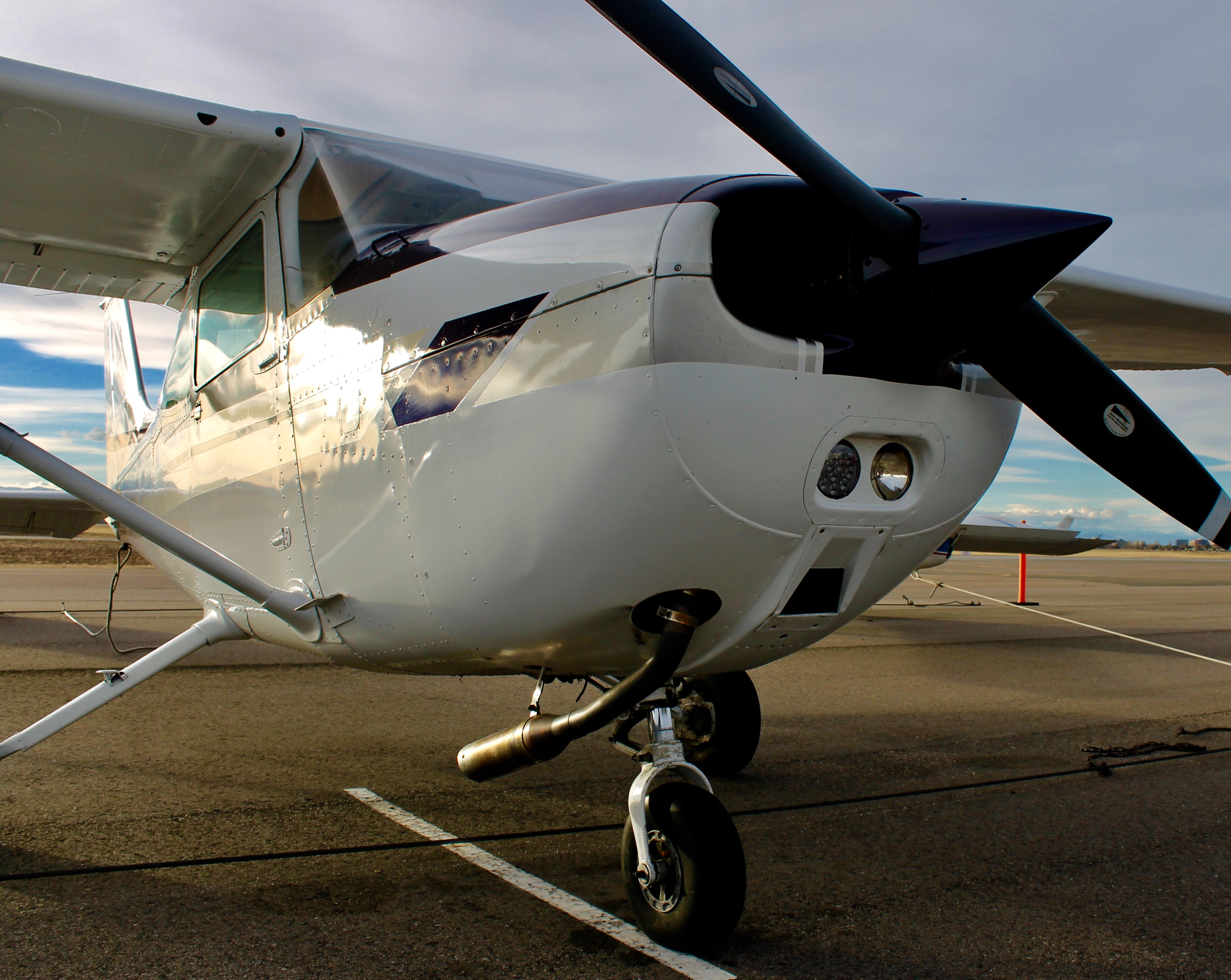 Diamond DA-40 on takeoff