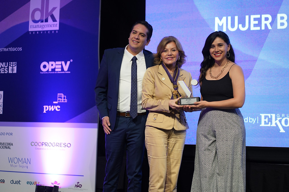 Francisco Aguirre CEO de SICMA, Isabel Noboa Presidenta Ejecutiva de Consorcio Nobis y María Elisa Campos Gerente de Asuntos Corporativos SICMA.