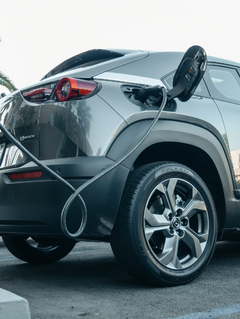 Elétricos recuam em setembro, mas vendas seguem muito acima de 2025
