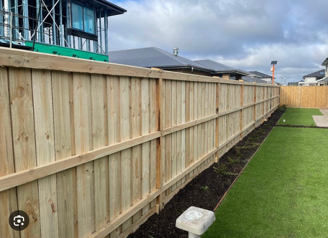 Timber Paling Fence (Bundle)