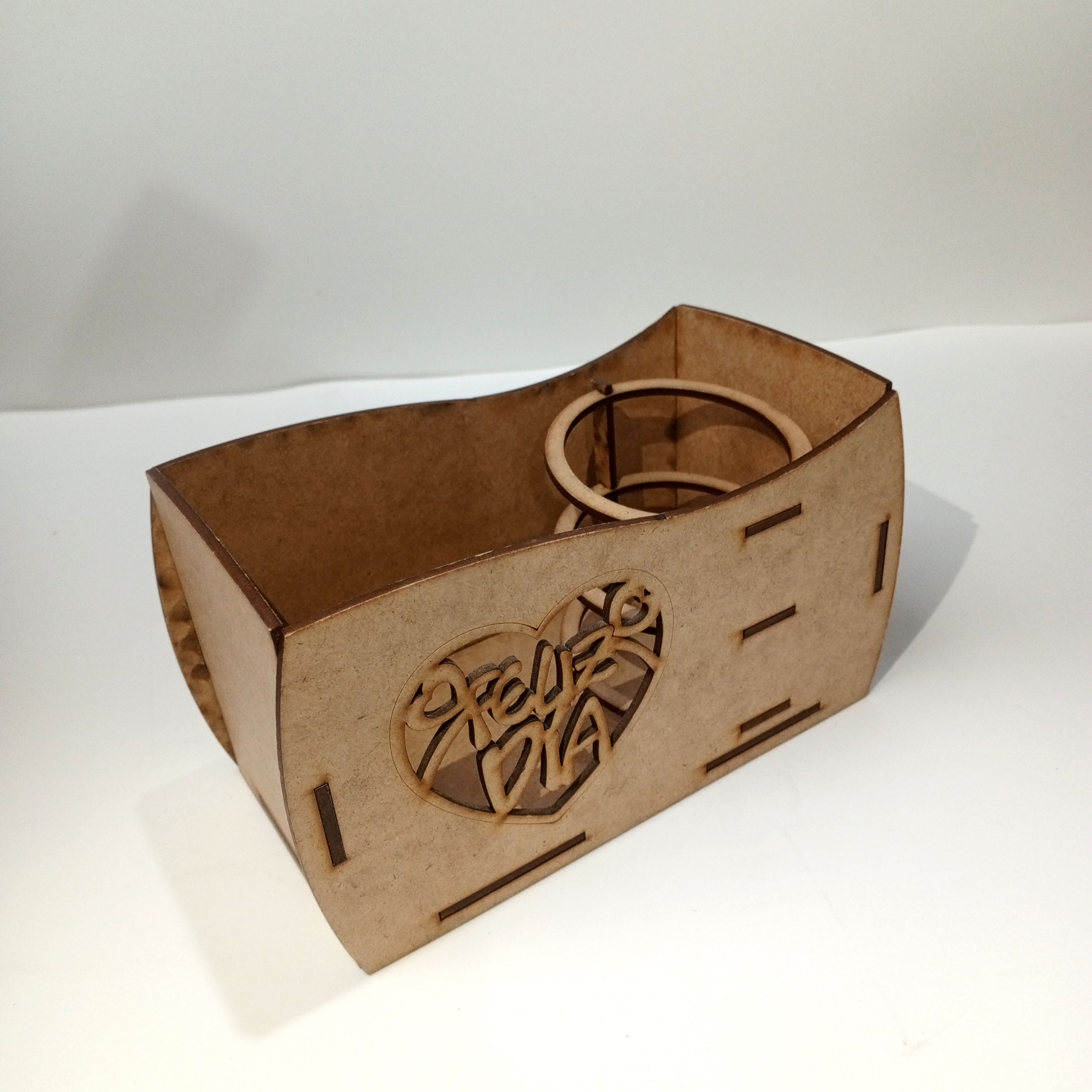 Caja Cervecera lata  Ancho: 18.5cmx10cm  Profundidad: 10cm