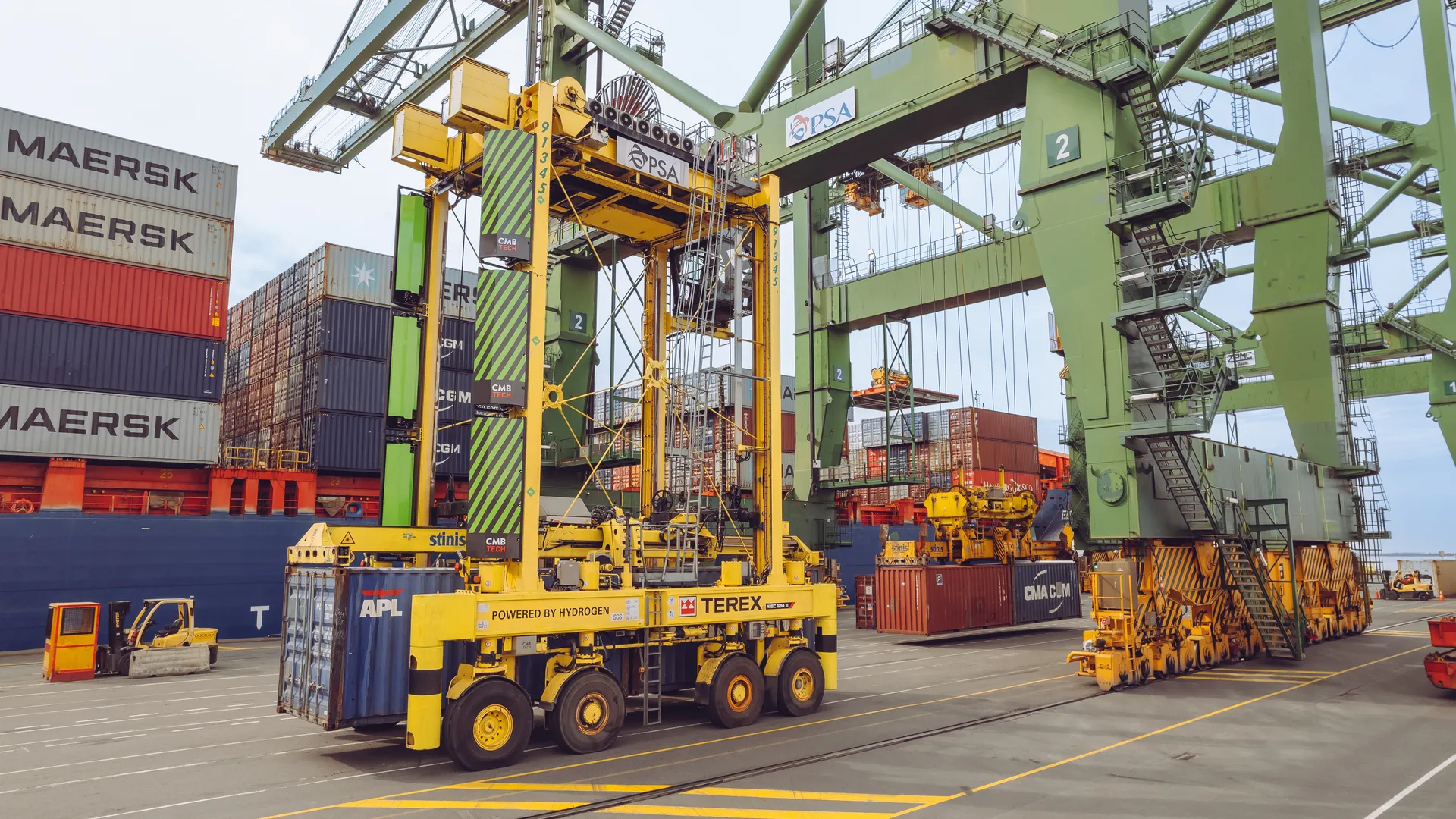 STRADDLE_CARRIER_04_2023-03-29-131941_vhkz_d826ee0a63a8aed8715c4280dba50dd4.webp