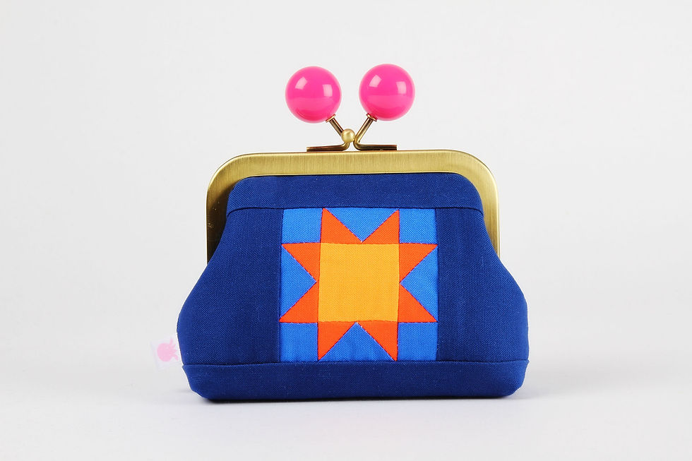 Thumbnail: Handmade kisslock fabric purse - Color dad - Patchwork Sawtooth stars