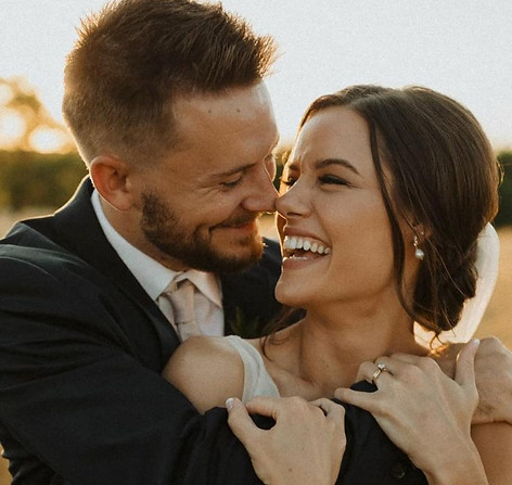 Golden Hour Bride & Groom Portraits _ Wedding portrait poses, Wedding photos poses, Weddin