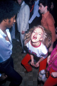 30 Crazy Photographs That Capture the Disco Scene of the 1970s.jpeg