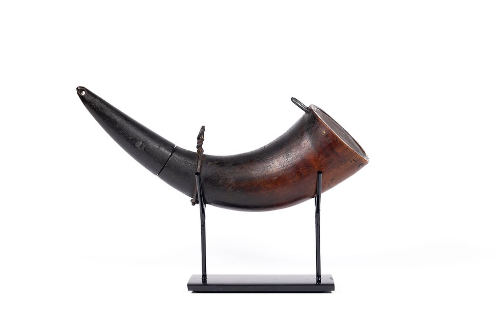 Thumbnail: Qub Kub Tshuaj Phom | Antique Powderhorn