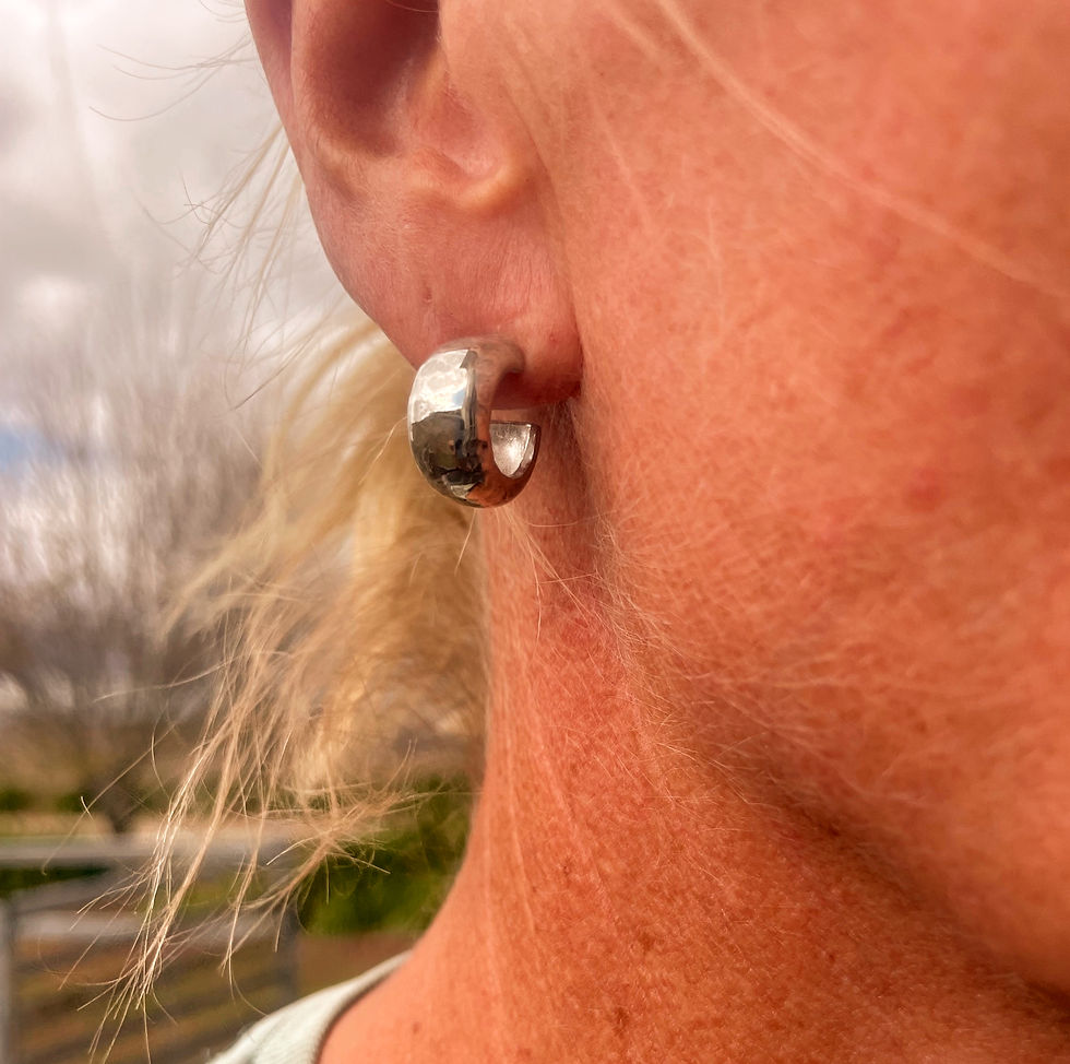 Thumbnail: Hammered small hoops