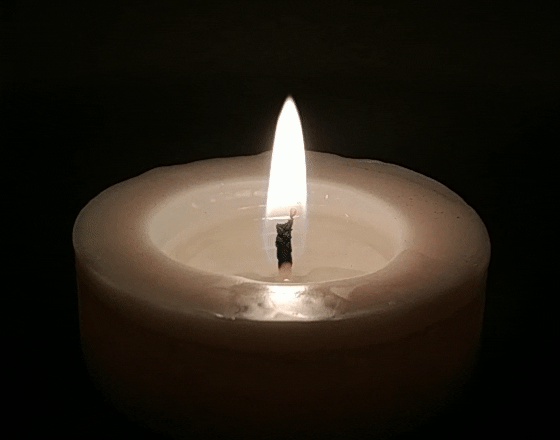 White_candle_flickering_looped (1).gif