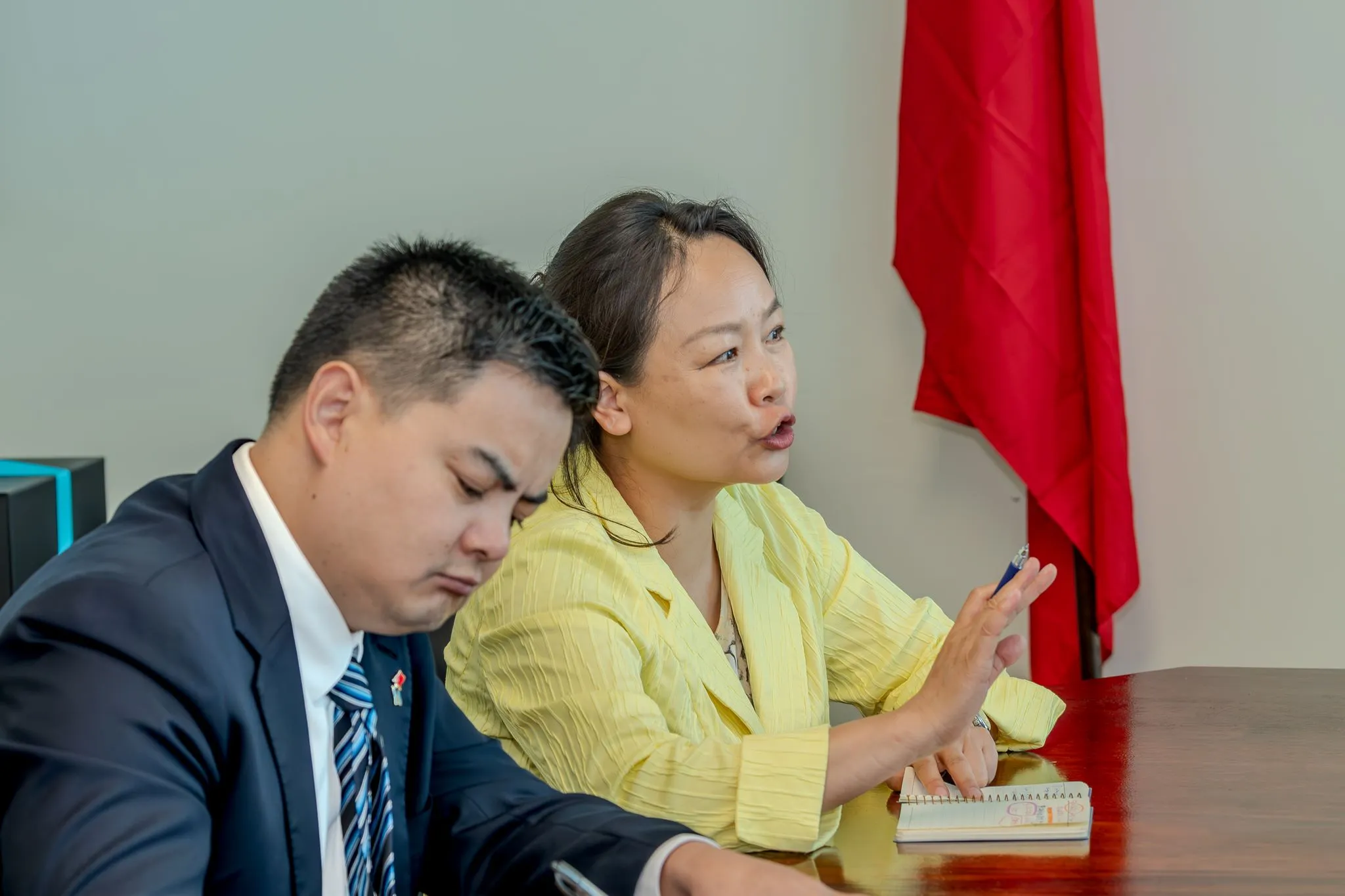 Energy and Transport Minister receives the Chinese Ambassador in a courtesy call