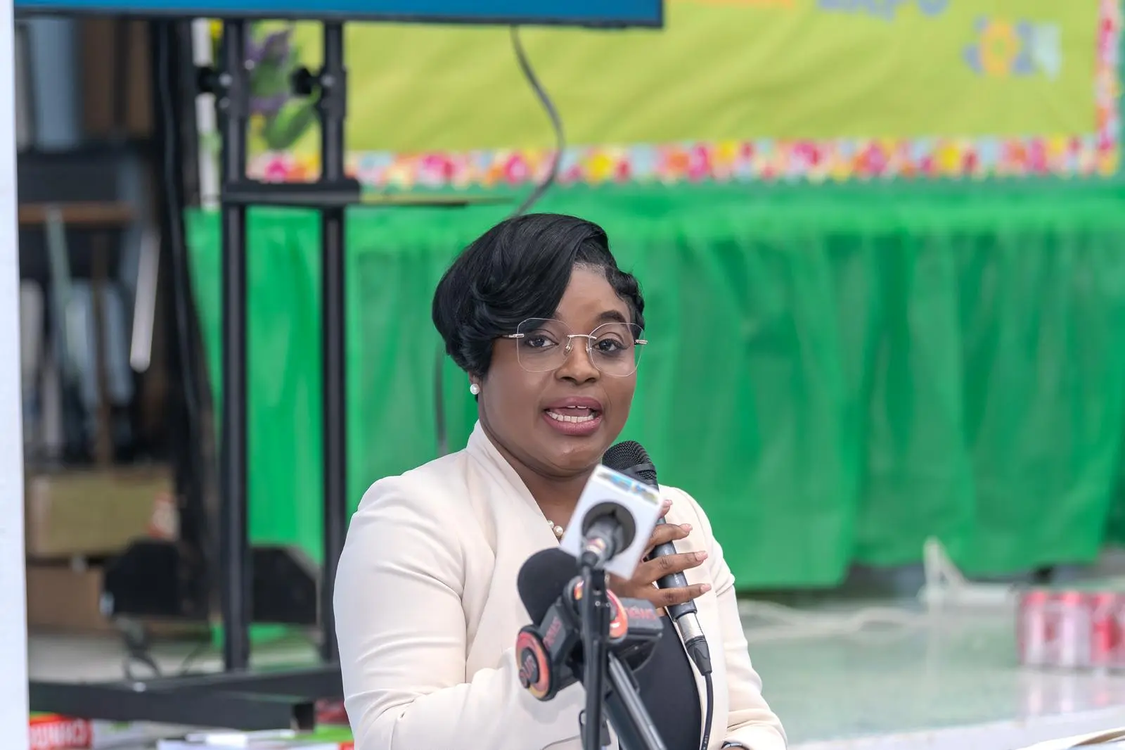 Hon. JoBeth Coleby-Davis Meets with Bus Drivers,