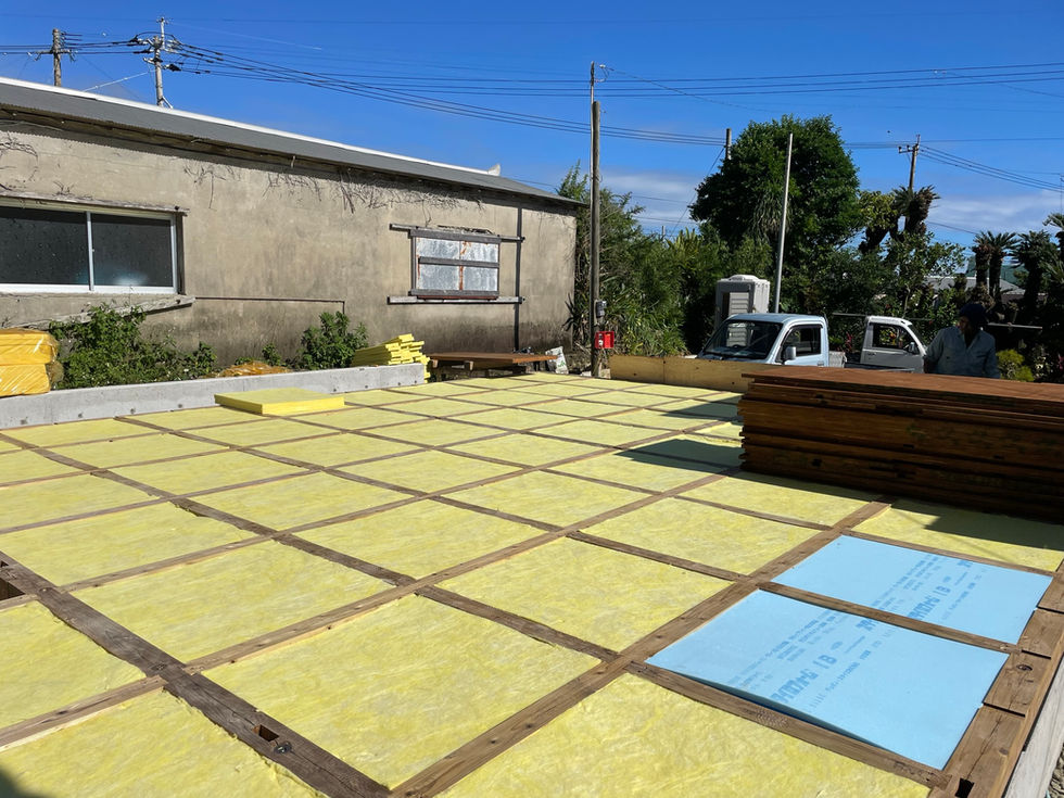 新築工事 床断熱材施工状況