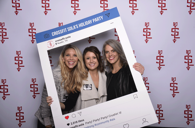 friends holiday photo booth Holland Photo