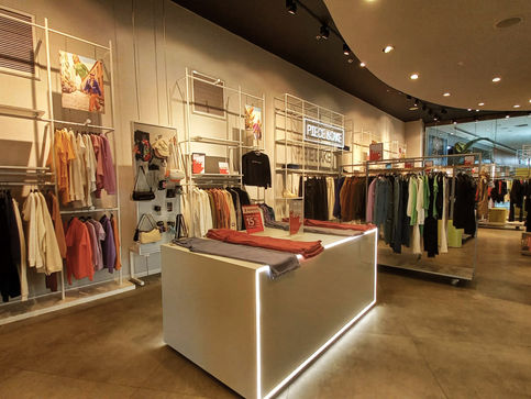 LOCAL DANIEL CASSIN + PIECE OF CAKE COSTA URBANA  (INTERVENCIÓN PARCIAL)