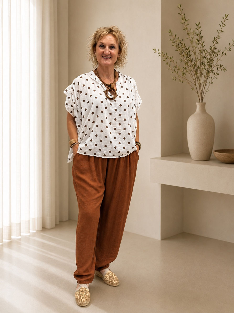 Miniatura: Blusa Curvy Lunares Capri. 