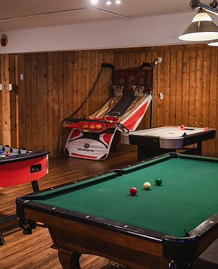 Eastman club_salle de jeux.jpg