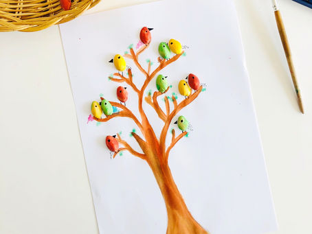 Herbstbasteln Vögel aus Pistazienschalen