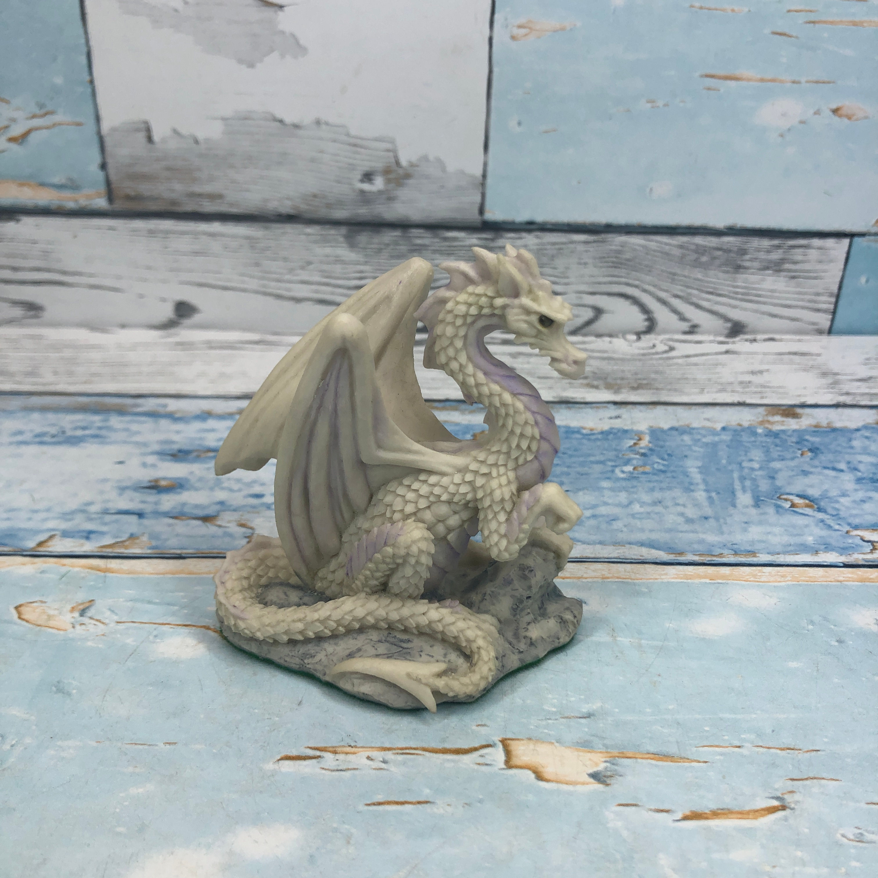Enchantica ~ EN2107 ~ White Dragon 1992 Collector's Club Holland Studio Craft